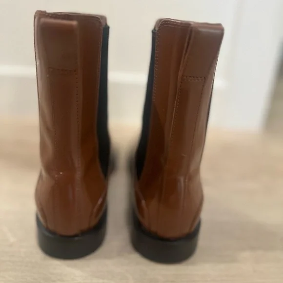 Everlane Chelsea Boot - Picture 9 of 9